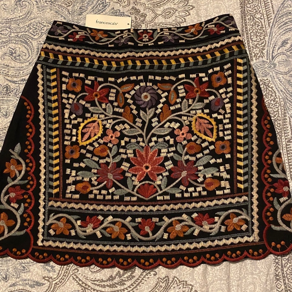 Francesca’s Medium Embroidered Skirt NWT